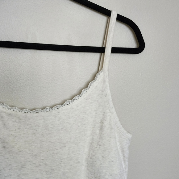 ✨️2/$20 NWT Aerie Lace Trim Shelf Tank - Picture 6 of 6